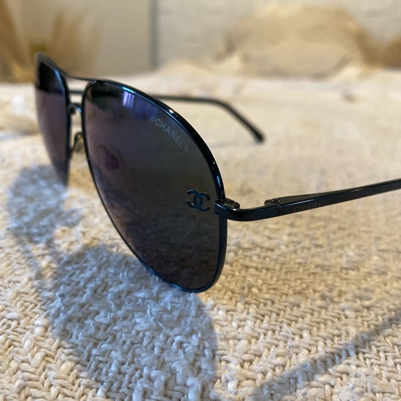 COPY - CHANEL DARK BLUE PILOT SUNGLASSES - Picture 2 of 7